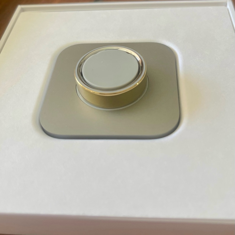 NWT Oura Gold and Silver v4 Smart Ring - size 12 - Picture 4 of 10